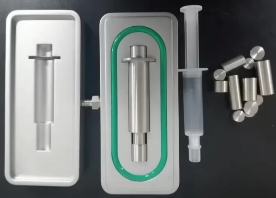 Syringe in Vacuum Decay Leak Test